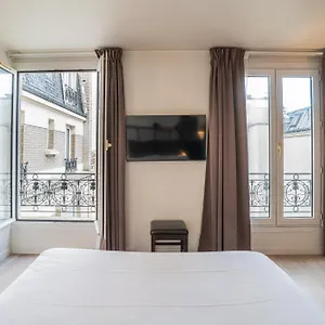 Hotel De Flore - Montmartre, Paris