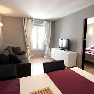  Appartement à 100 Mètres Du Palais Et Des Plages France
